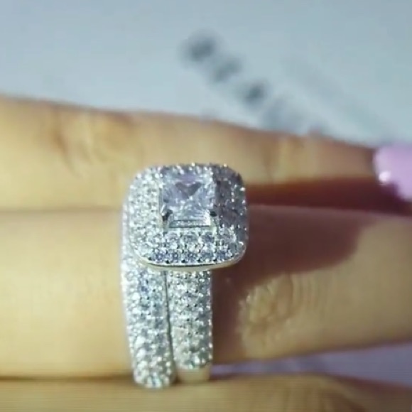 Diamond Wedding Ring Set - Picture 10 of 16